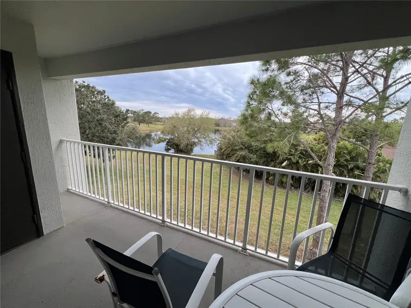 13941 Fairway Island Dr #733, FL