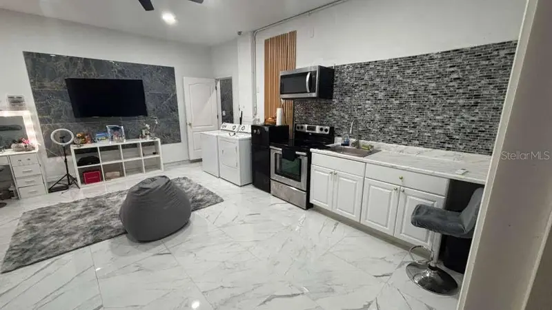 2800 Via Largo Ct #Rear, FL