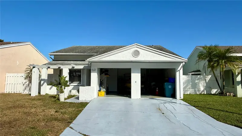22 Paxford Ln, FL