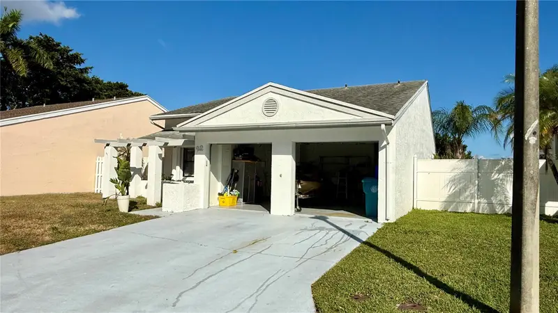 22 Paxford Ln, FL
