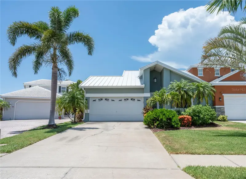 918 Shagos Dr, FL