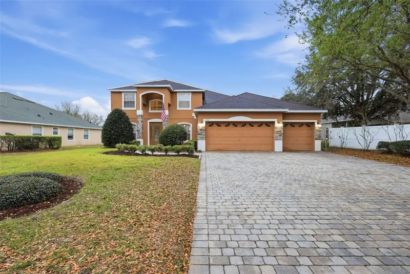 1042 Spinning Wheel Dr, FL