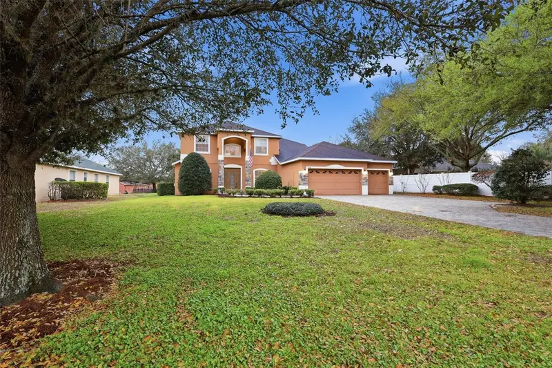 1042 Spinning Wheel Dr, FL
