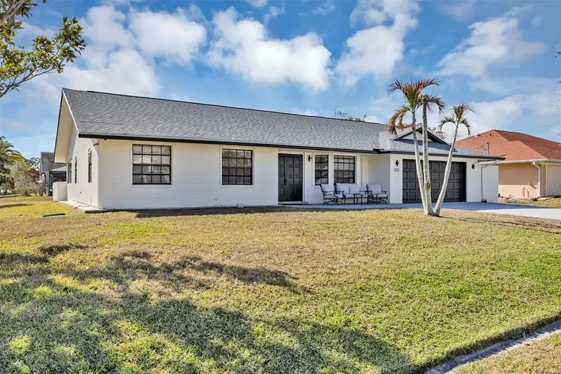 202 Sw Holden Ter, FL