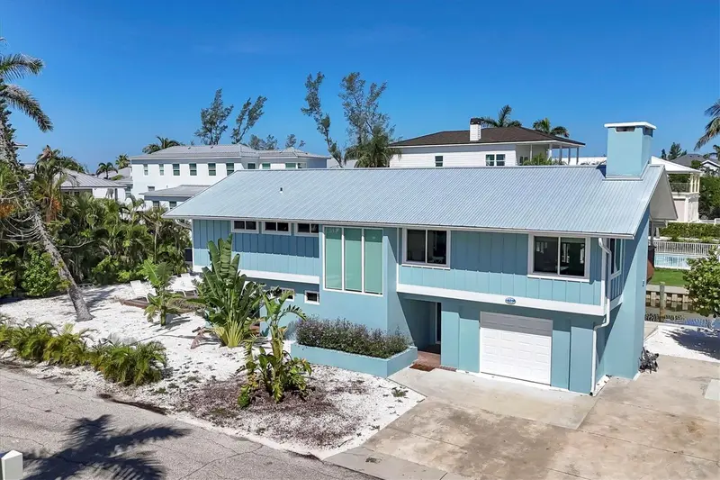 825 Tarawitt Dr, FL