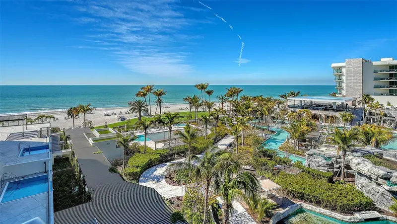 1561 Gulf Of Mexico Dr #404, FL