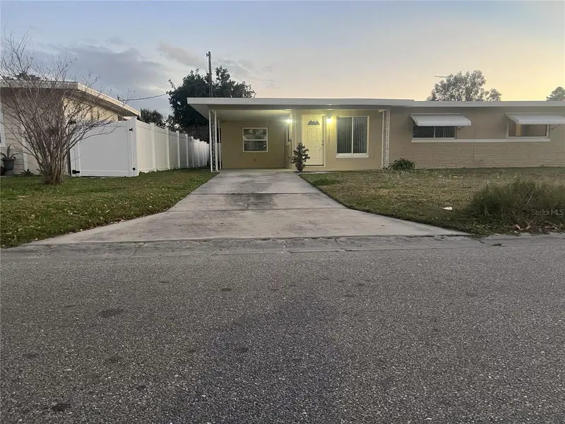 2495 Baywood Dr E, FL