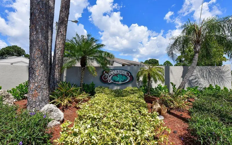 5647 Summer Side Ln #41a, FL