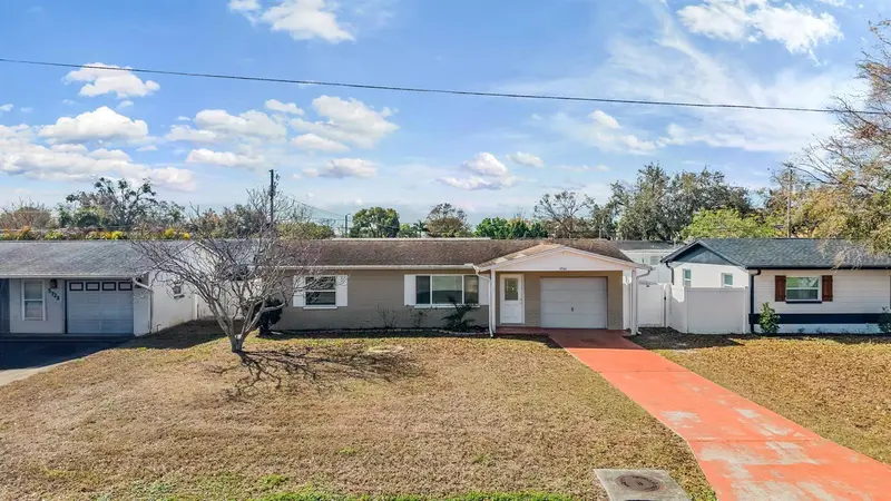 5744 58th Ave N, FL