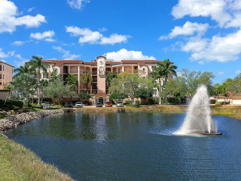 5420 Eagles Point Cir #106, FL