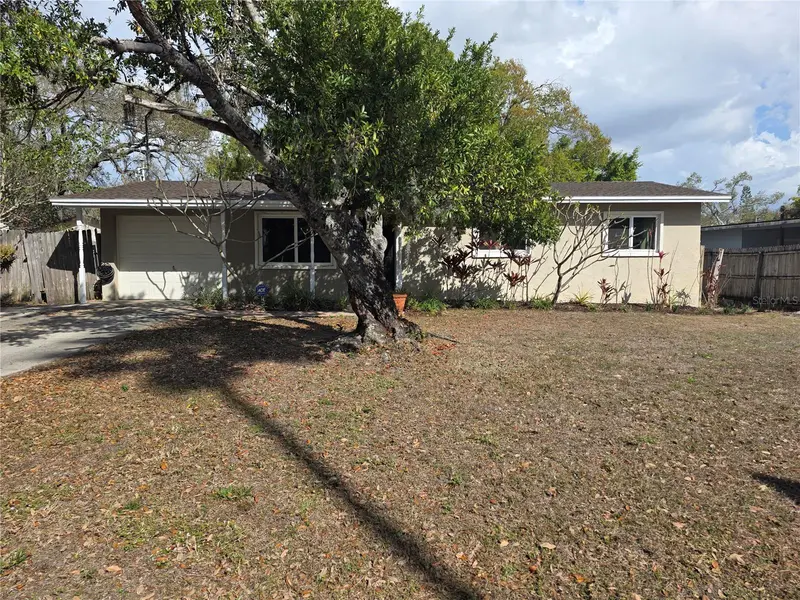 1015 Rhodes Ave, FL