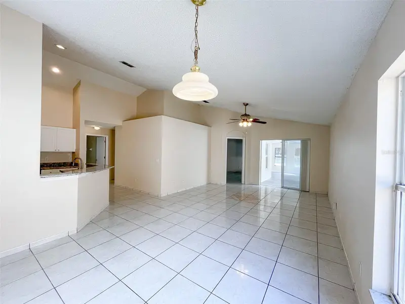 1902 Palmetto Pine Ln, FL