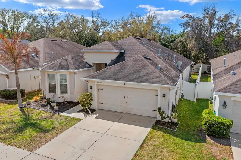 10207 Avelar Ridge Dr, FL