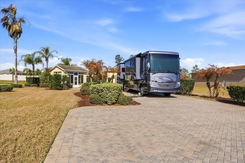 326 Nolane Ln, FL