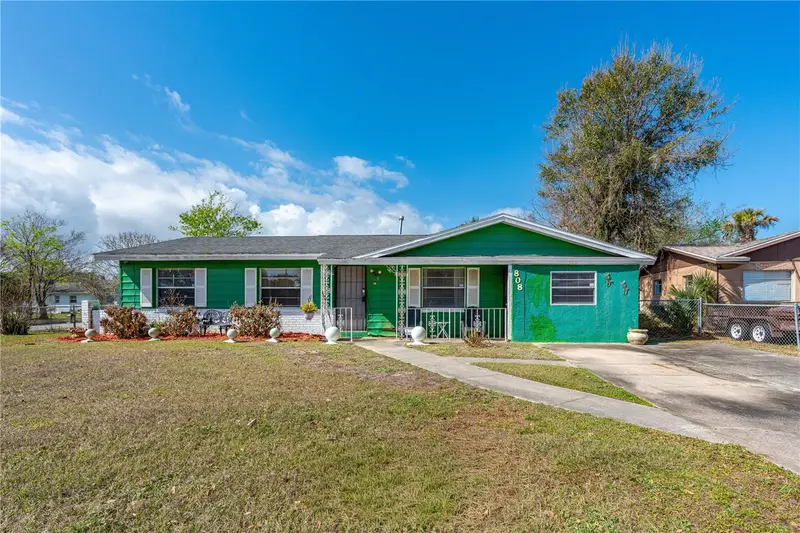 808 Kathy St, FL