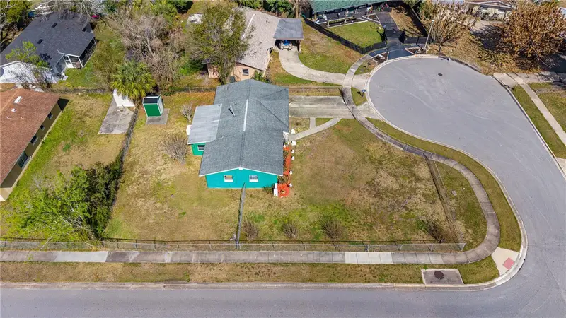 808 Kathy St, FL