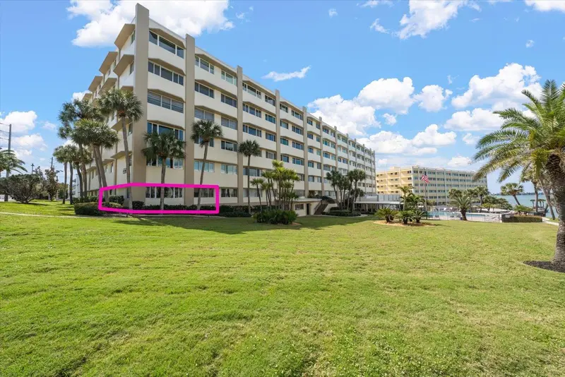 100 Bluff View Dr #114a, FL