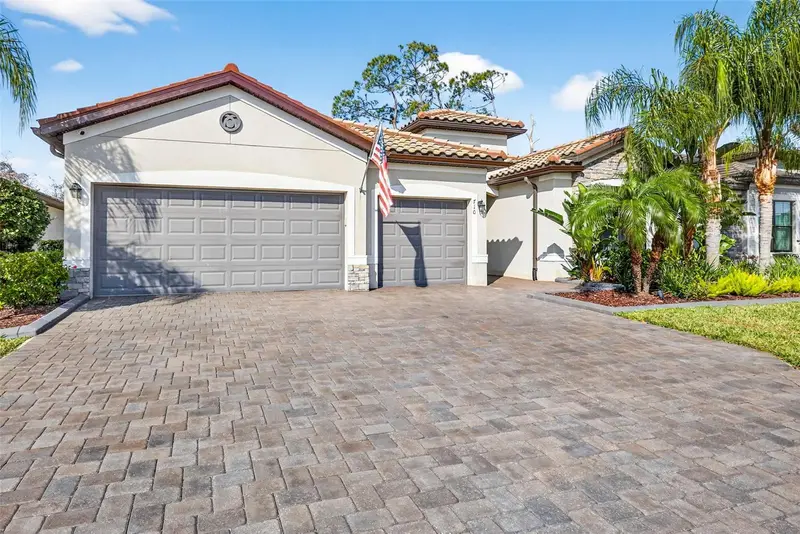 710 Acacia Ct, FL