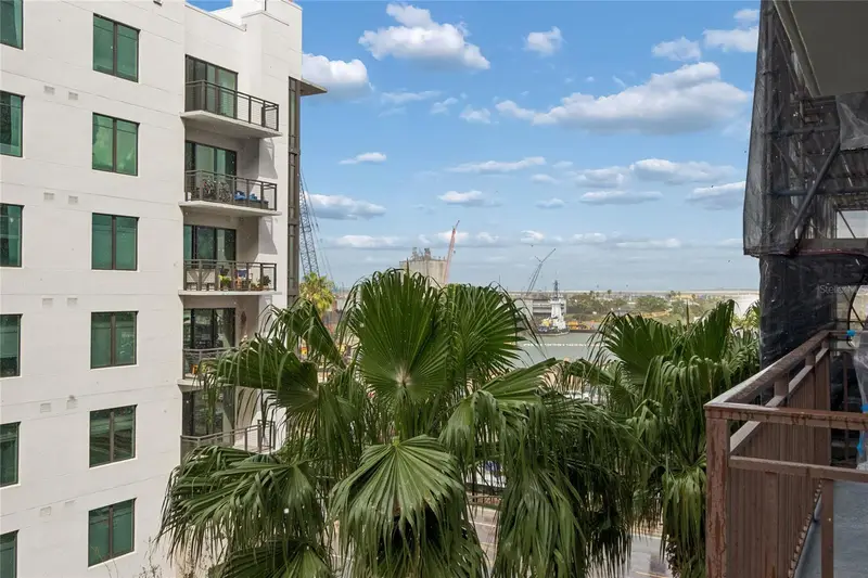 1227 E Madison St #503, FL