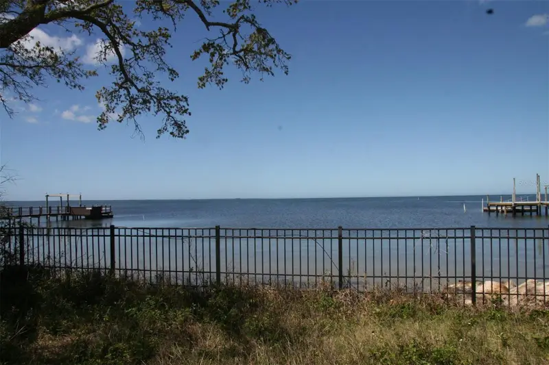 000 Bluff Blvd, FL