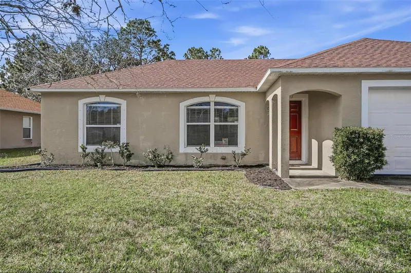 69 London Dr, FL