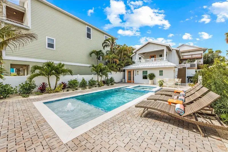112 Cedar Ave, FL