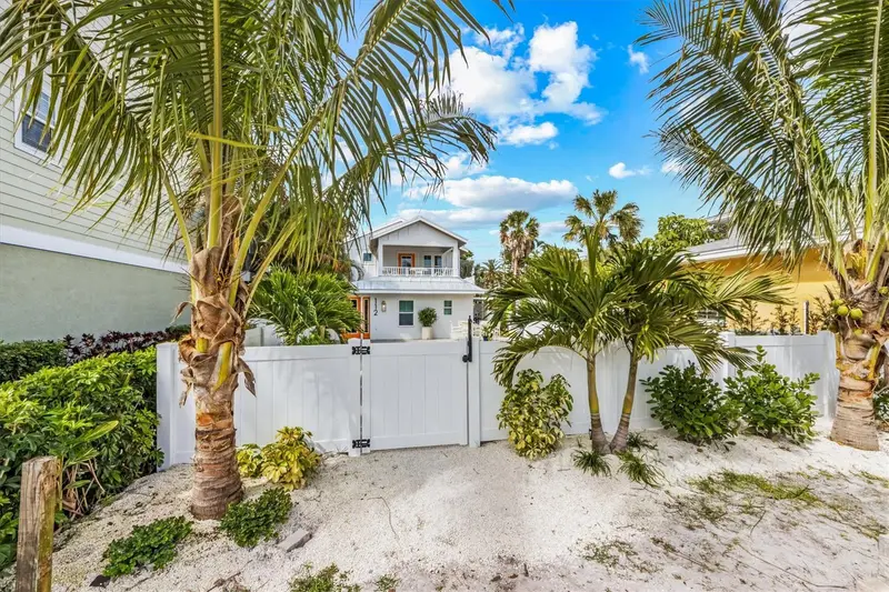112 Cedar Ave, FL
