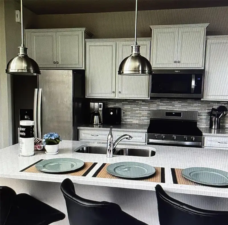 7239 Oakmoss Loop, FL