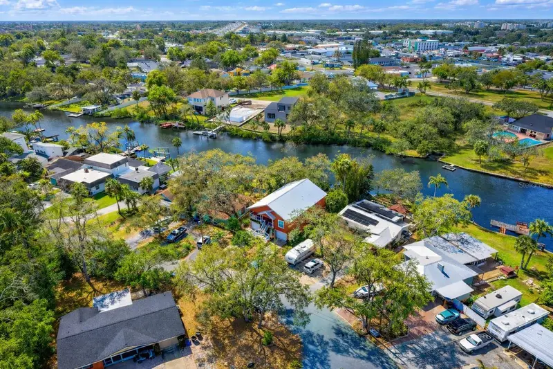 5827 Rio Dr, FL