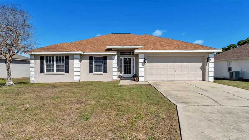 7755 Canterbury Cir, FL