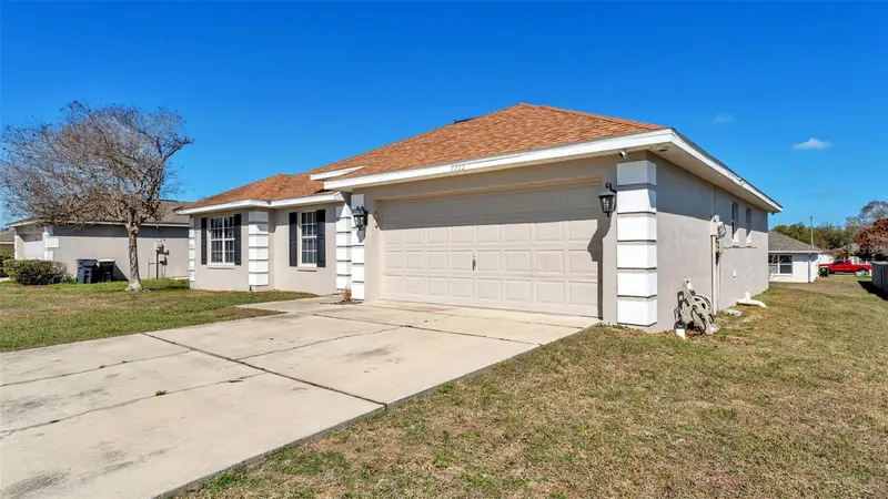 7755 Canterbury Cir, FL