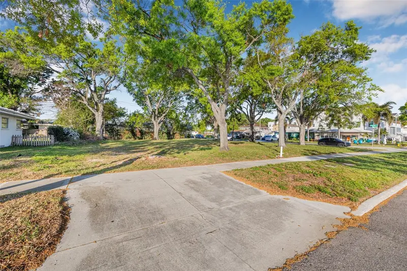 604 & 602 Channel Dr, FL