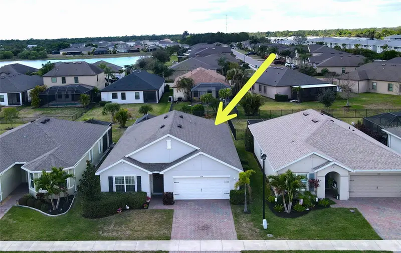 3704 Pebble Ter, FL