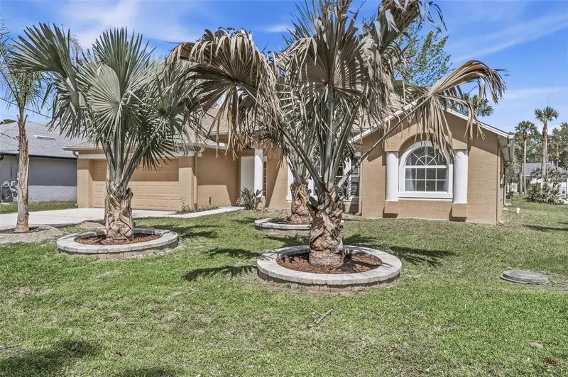 33 Phoenix Ln, FL