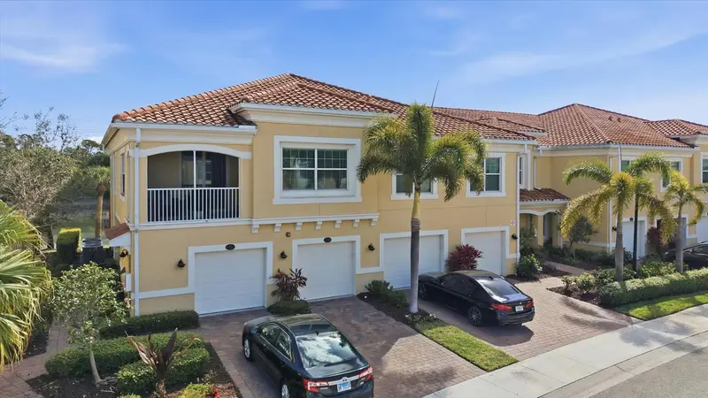 4304 Expedition Way Way #105, FL