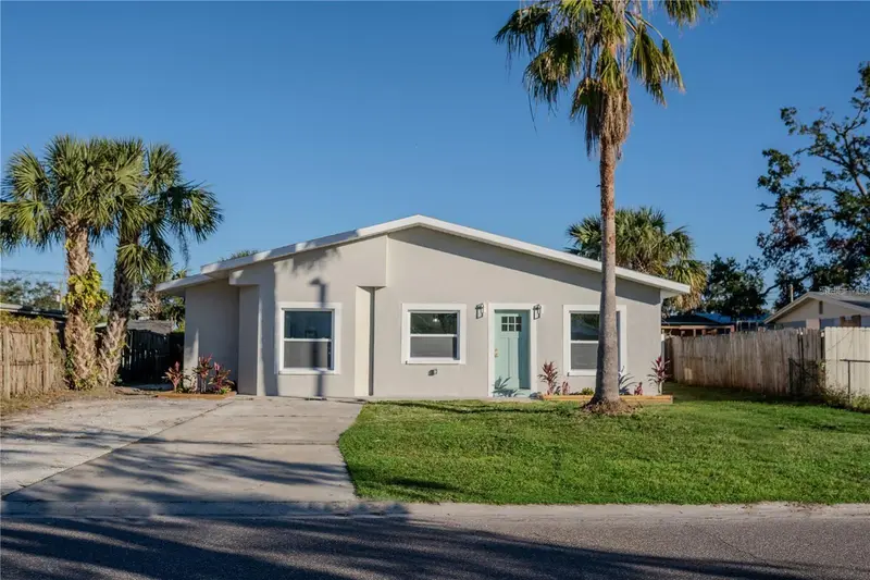5516 Golden Dr, FL