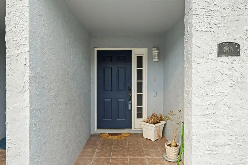 545 Pinellas Bayway S #207, FL