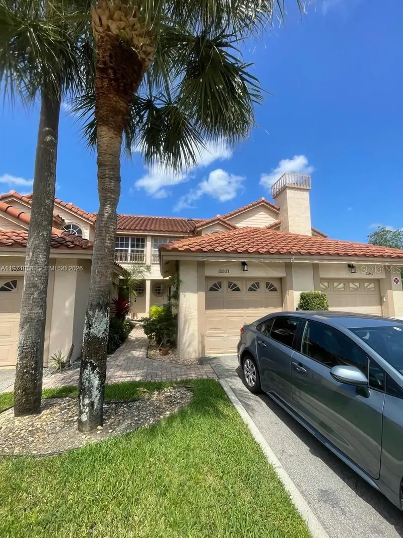 10803 Cypress Glen Dr #10803, FL