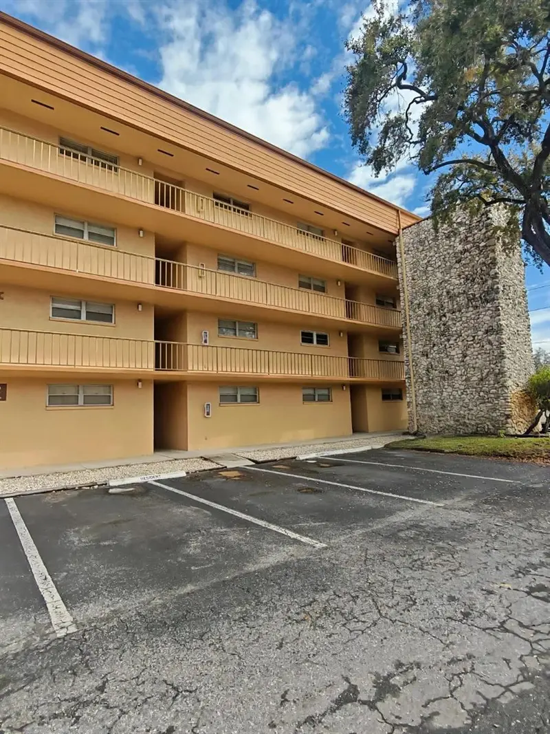 5820 N Church Ave #112, FL
