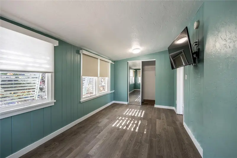 115 124th Ave W, FL