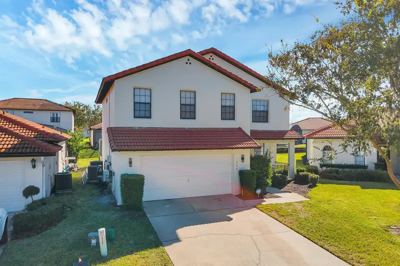 16748 Lazy Breeze Loop, FL
