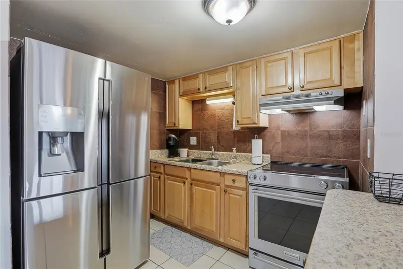8602 Champlain Ct #90, FL