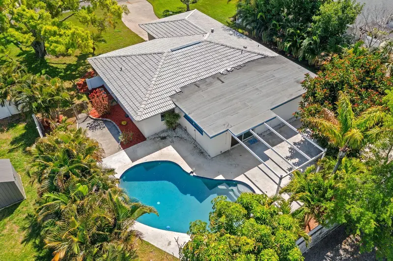 4540 Bayshore Blvd Ne, FL