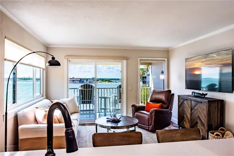 2506 N Rocky Point Dr #369, FL