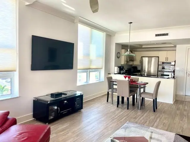 1350 Main St #909, FL
