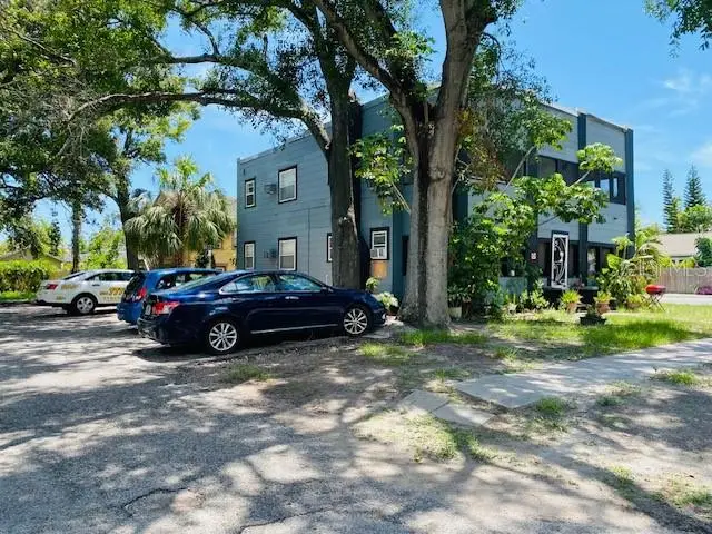 1960 4th Ave N, FL