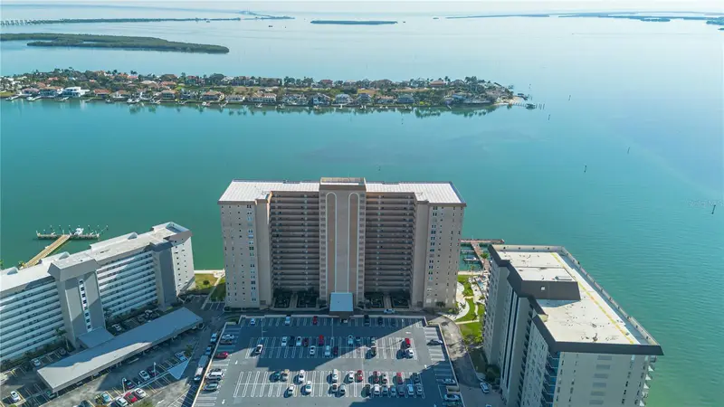 5200 Brittany Dr S #1201, FL
