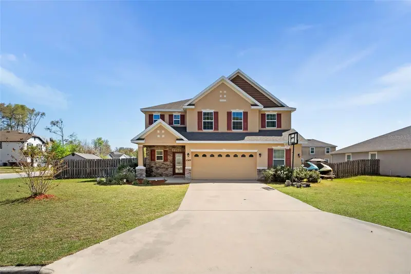 1049 Nw 233rd Dr, FL