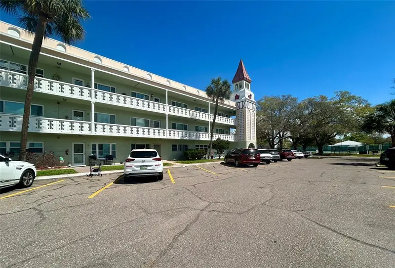 2400 Columbia Dr #18, FL