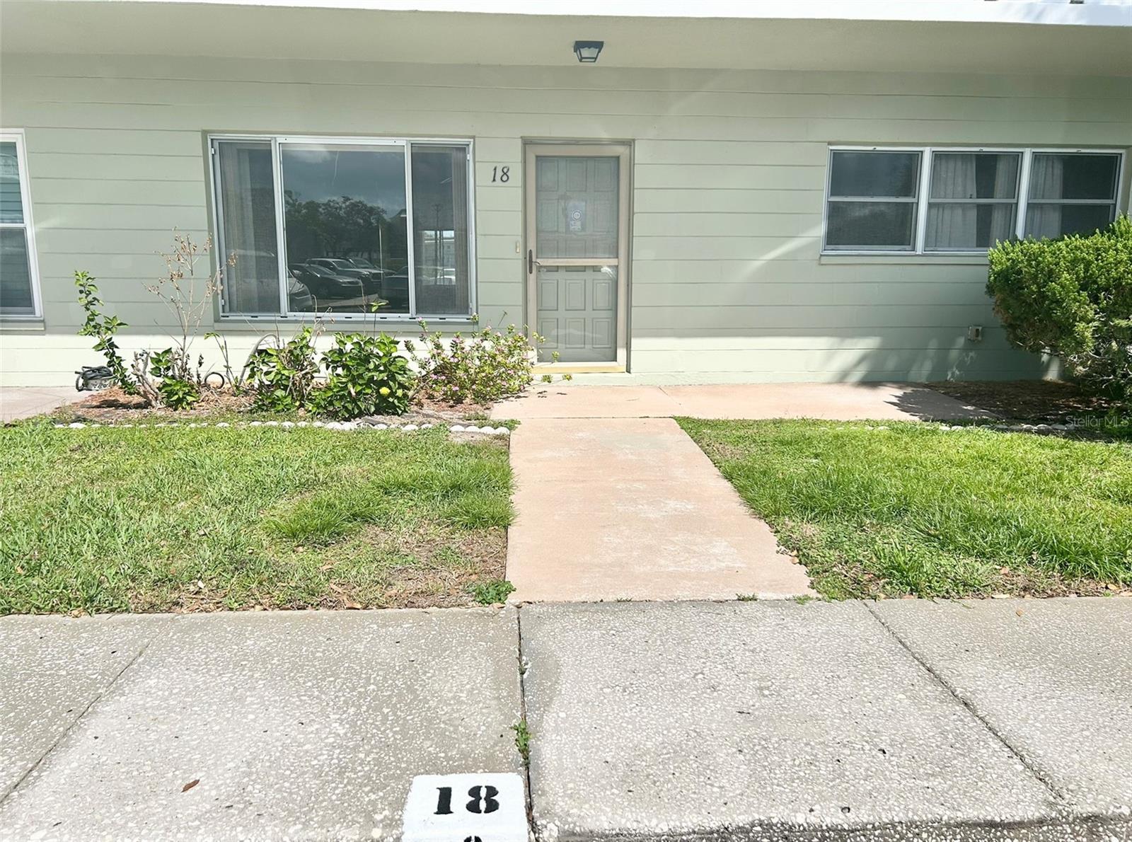 2400 Columbia Dr #18, FL